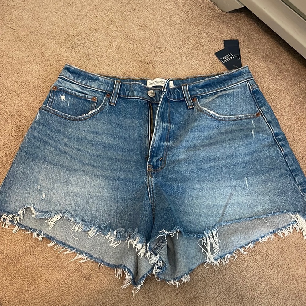 Abercrombie 90’s Relax Cutoff Curve Love High Rise Shorts